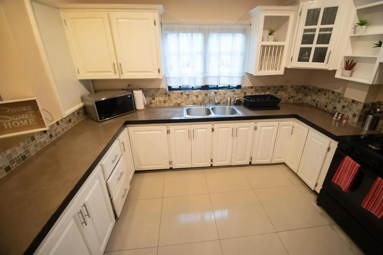 Port of Spain Stacys Place #1 2 Bedroom Apartment